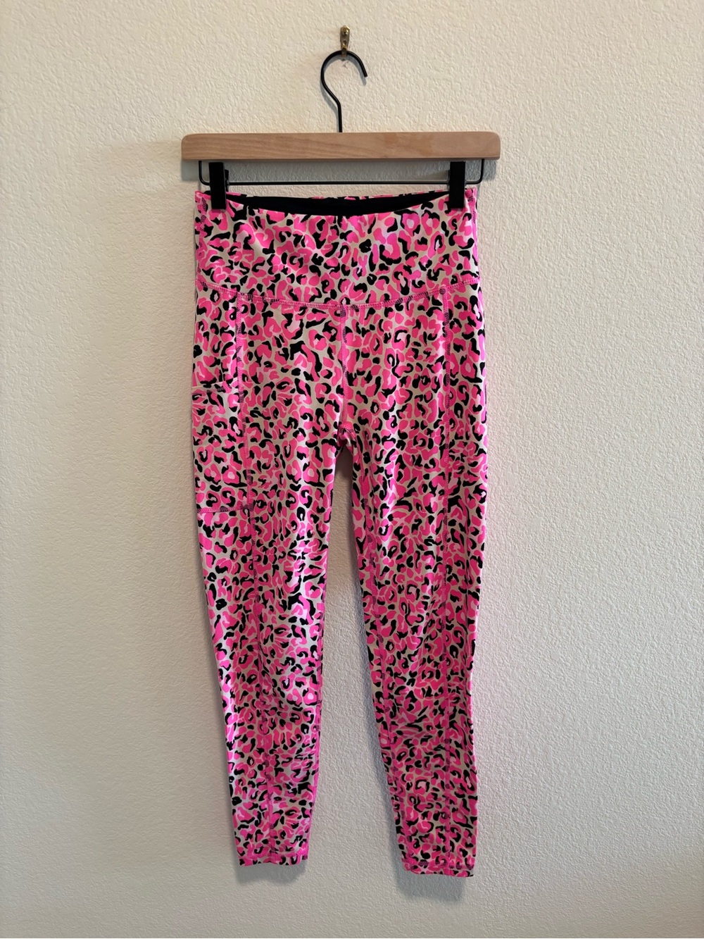Lilly Pulitzer Hot Pink Leopard Print Leggings weekender high rise favorite spot